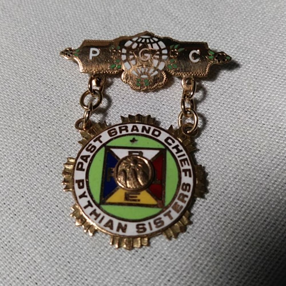 Vintage Pythian Sister Past GRAND Chief Pin/Badge